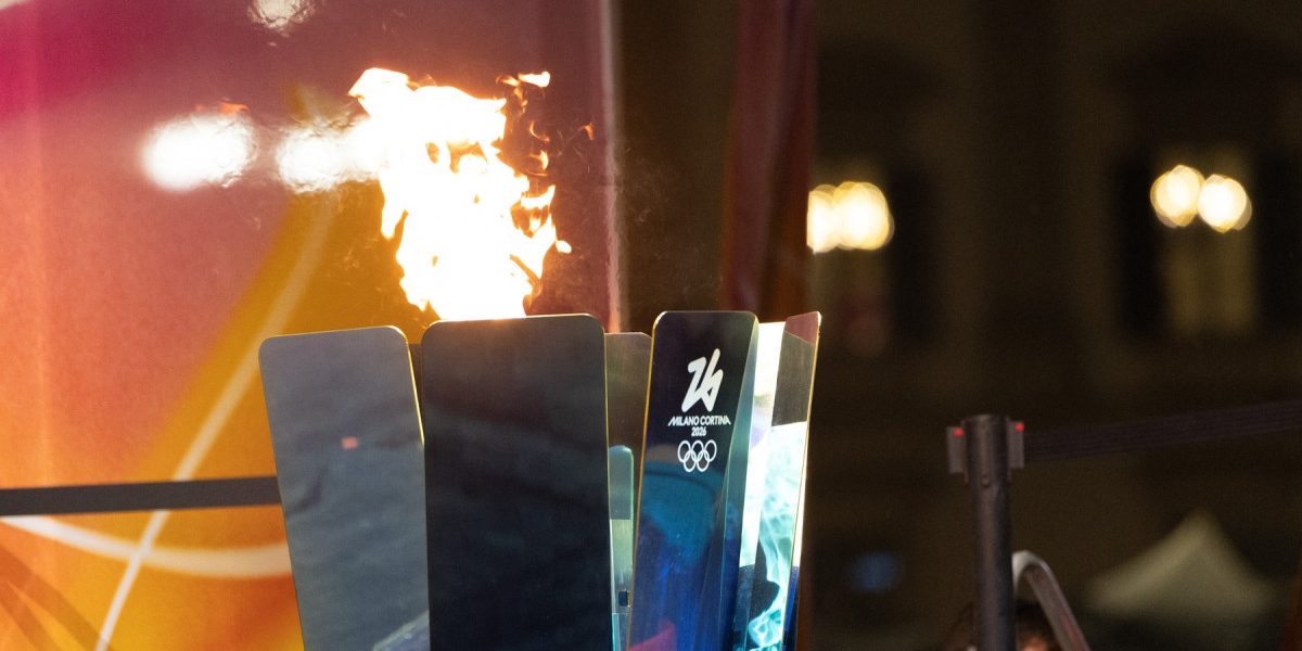 aD02MzAmemM9MSZoYXNoPTVhZjAwMGQ4OWJhZDljY2QzNDQ0OWRhOTkzZjUyZTg0.thumb_.jpg - Presa360