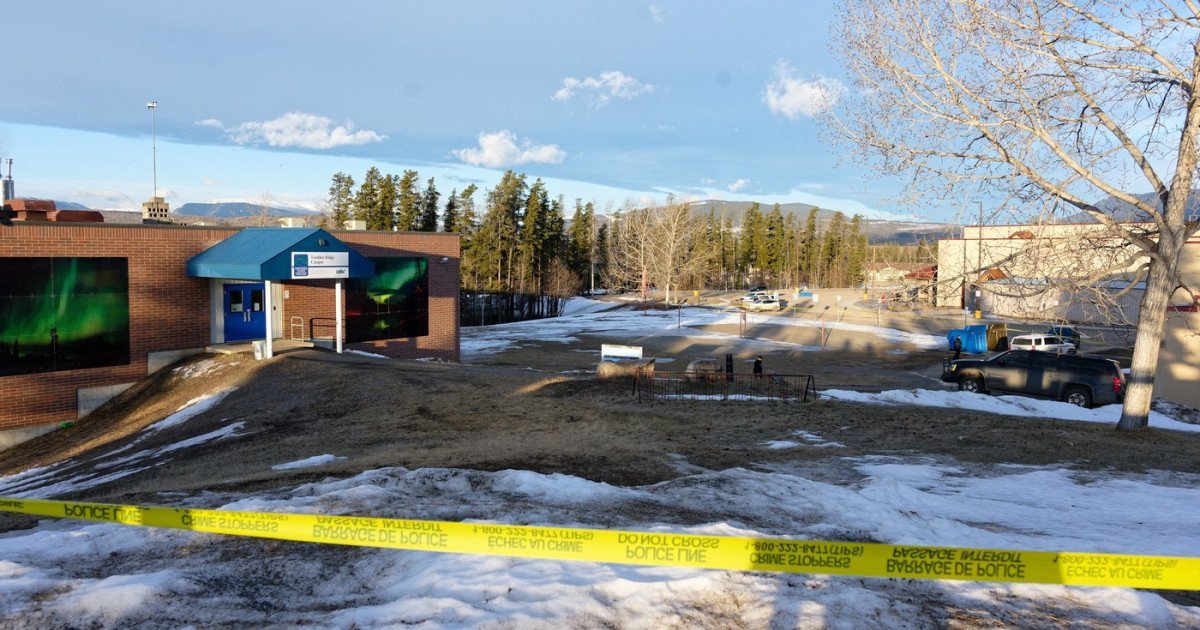 Tineră transgender, suspect în masacrul din Tumbler Ridge Un masacru sângeros a avut loc miercuri în Tumbler Ridge, Columbia Britanică, soldat cu nouă morți, inclusiv atacatorul