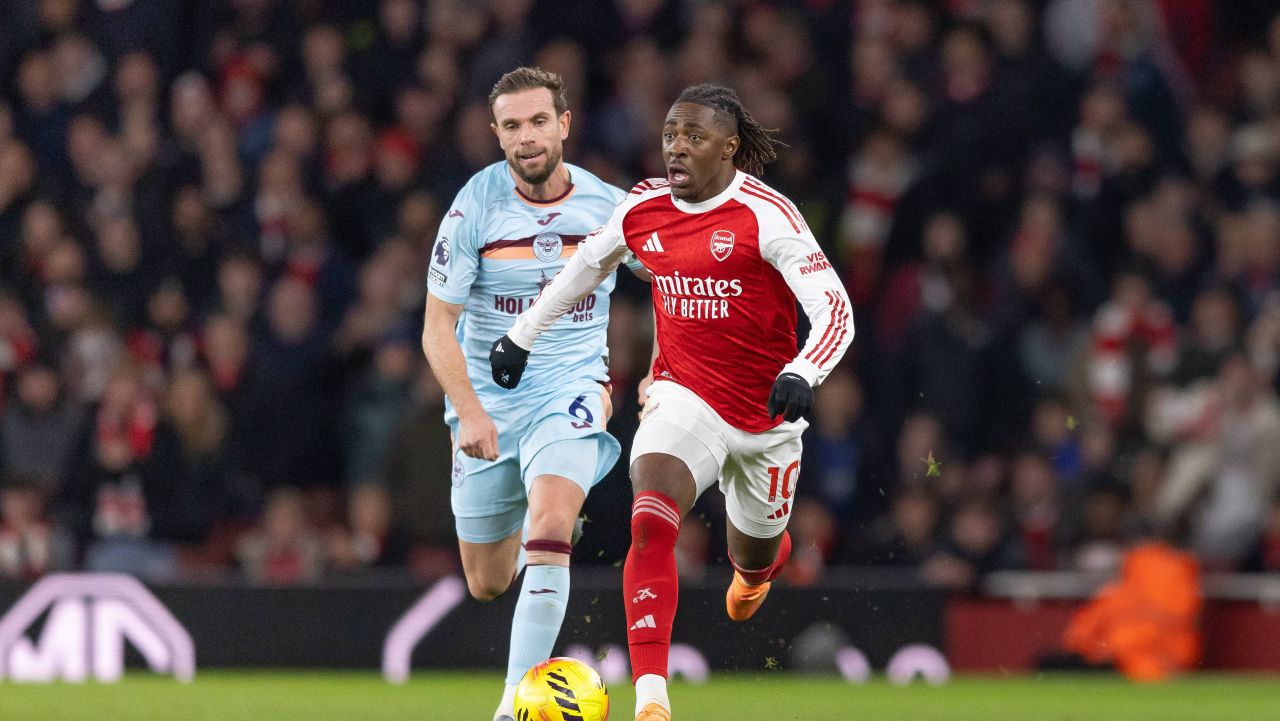 Brentford întâlnește Arsenal: Duelul sub semnul rivalității Meciul dintre Brentford și Arsenal, programat pentru astăzi de la ora 22:00, promite să fie o confruntare electrizantă în Premier League