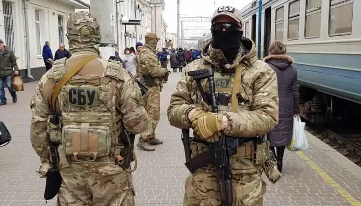 Patru „pseudo-bloggeri” dovediți vinovați de divulgarea informațiilor strategice despre Forțele Armate ale Ucrainei Serviciul de Securitate al Ucrainei (SSU) a reușit să dezvăluie noi cazuri de difuzare neautorizată a informațiilor sensibile referitoare la desfășurarea și operațiunile Forțelor Armate Ucraineane