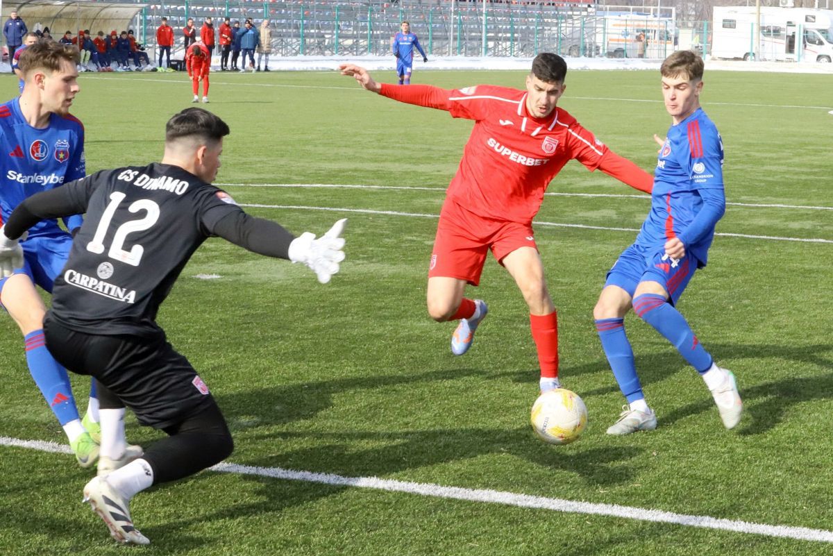 Steaua și CS Dinamo, spectacol pe teren: 4 goluri într-un amical palpitant!