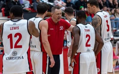 Dinamo e cu gândul la trofeu în Final Eight-ul Cupei, desfășurat la Oradea Final Eight-ul Cupei României la baschet se desfășoară în aceste zile la Oradea, iar atmosfera este electrizantă