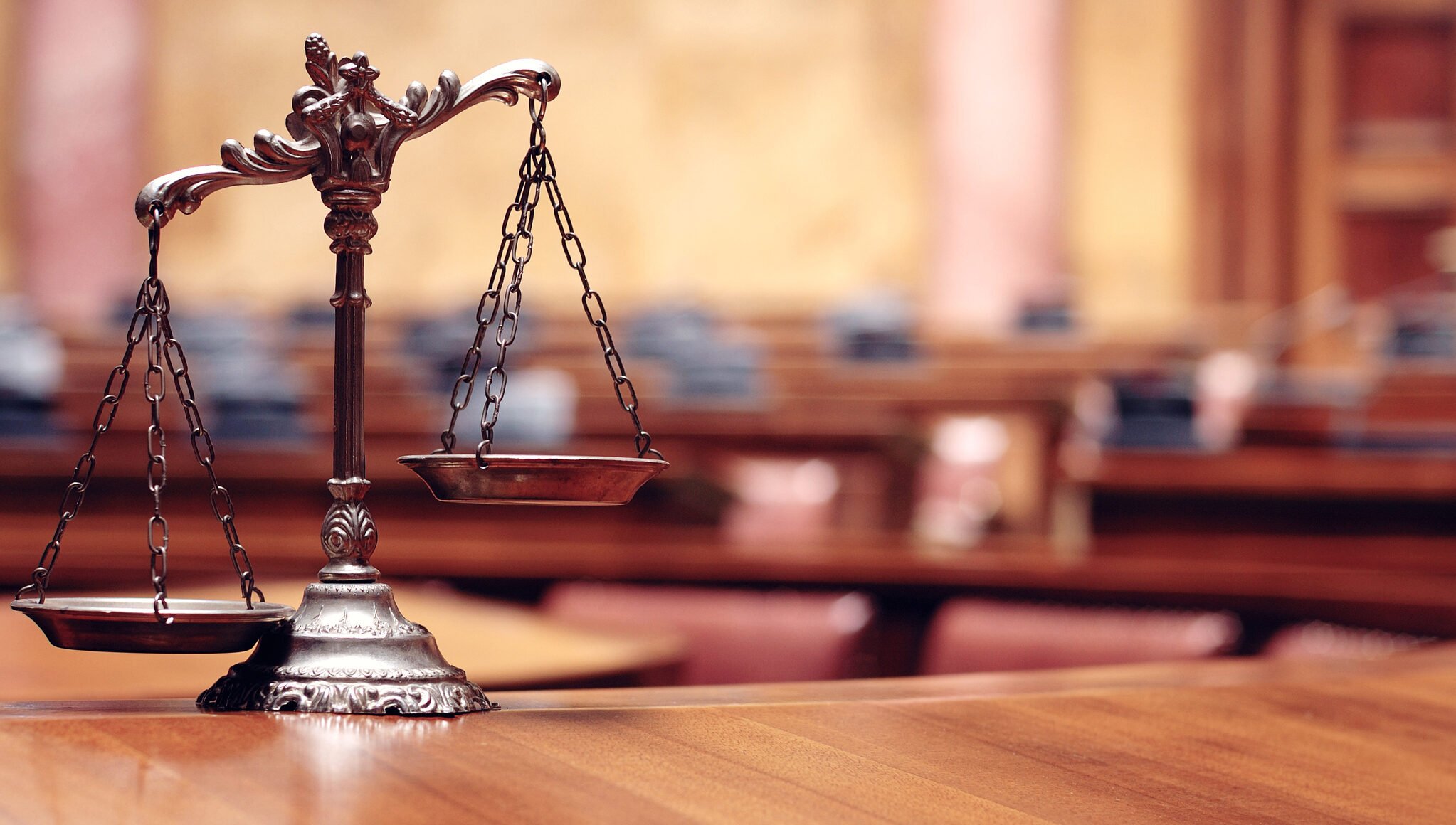 USR atrage atenția asupra impactului legilor justiției adoptate în urmă cu patru ani în fața oficialilor europeni Parlamentarii USR au avut, joi, o întâlnire crucială cu oficiali europeni, în special cu Michael McGrath, comisar european responsabil de portofoliul Democrație, Justiție, Stat de Drept și Protecția Consumatorului, pentru a discuta despre efectele negative ale legislației justiției adoptate în urmă cu patru ani în România