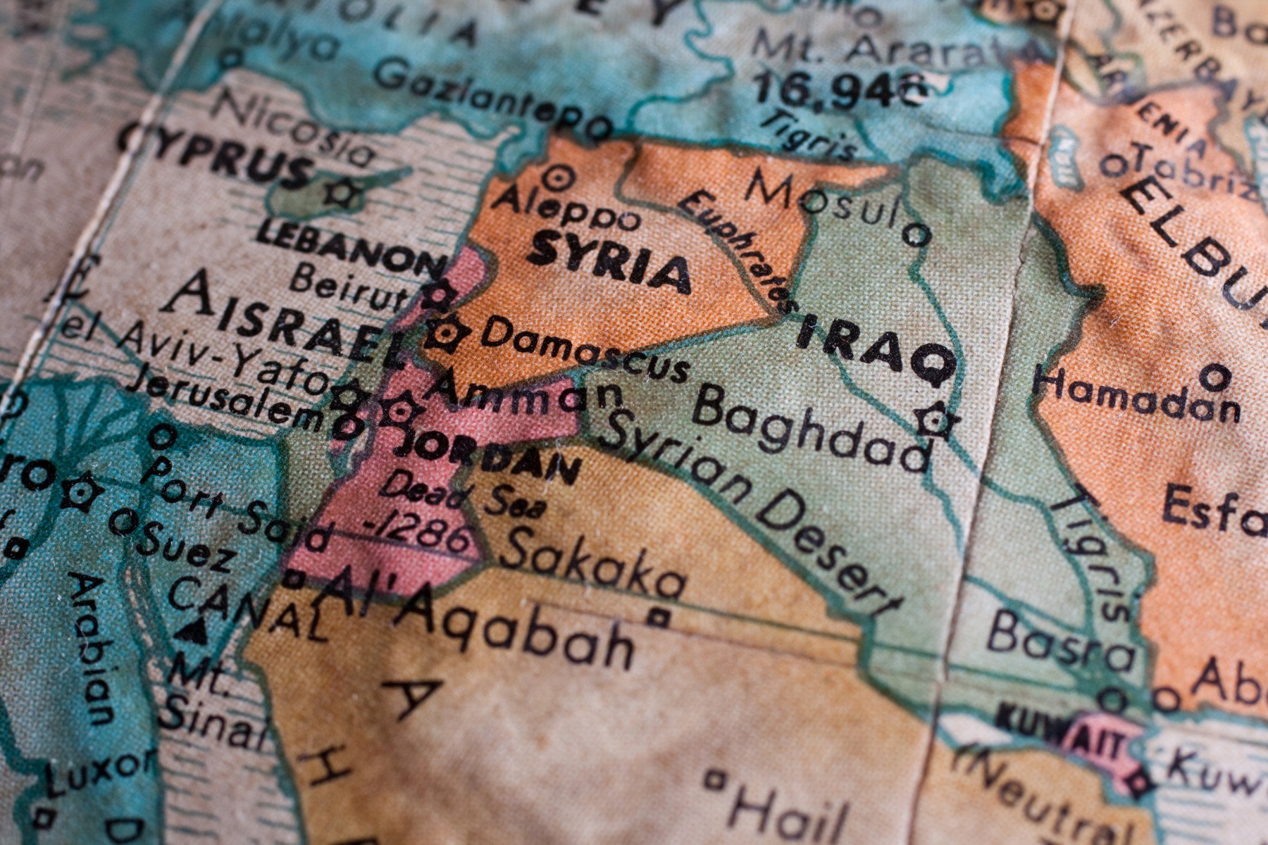Armata americană transferă peste 4.580 de membri ai grupării jihadiste Statul Islamic din Siria în Irak Operațiune strategică pentru siguranță și control Într-un eveniment fără precedent în regiunea conflictuală din Orientul Mijlociu, armata americană a transferat în total 4.583 de deținuți considerați suspecți sau membri ai grupării jihadiste Statul Islamic (SI)