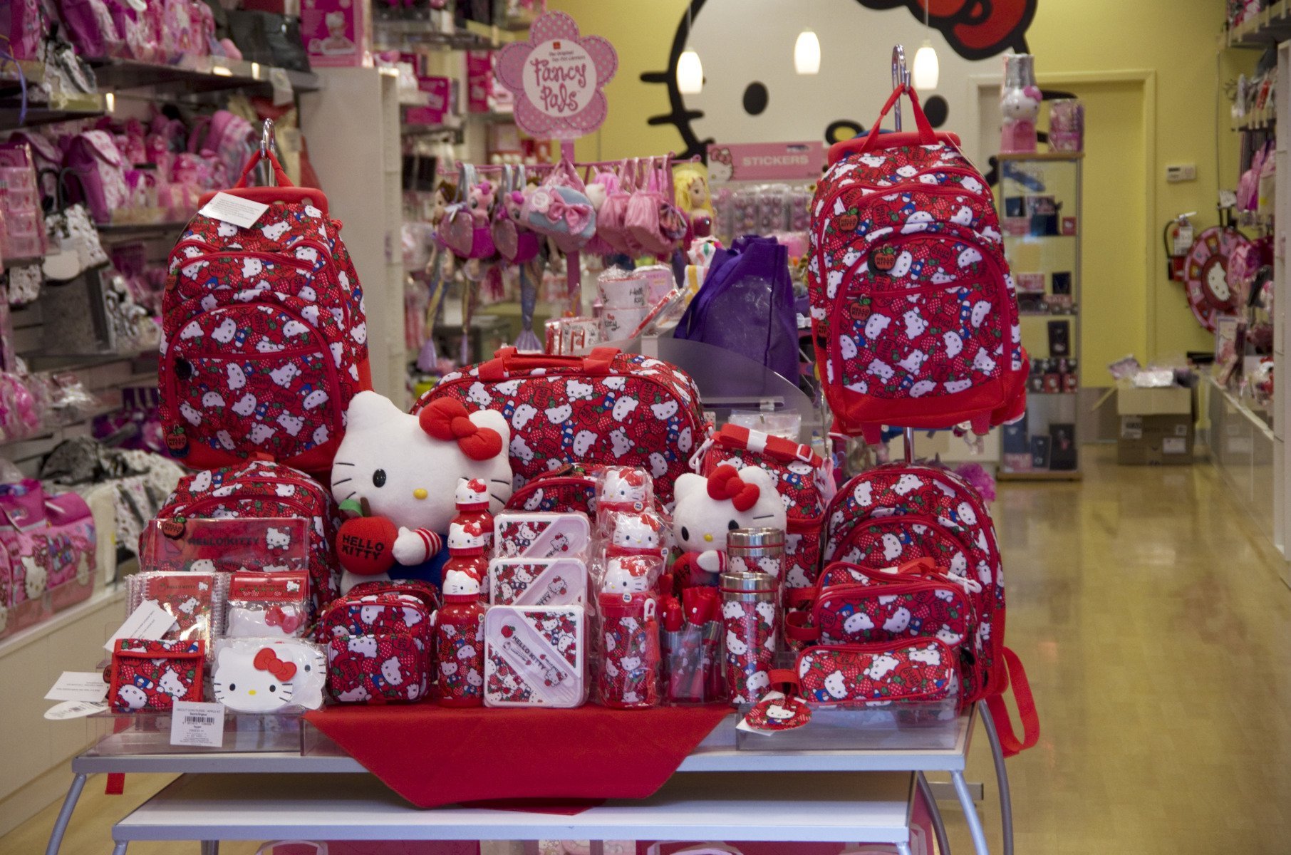 Creatorul Hello Kitty își încheie cariera după 46 de ani