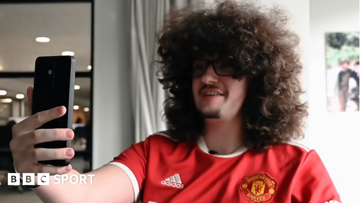 Avanpremiera unei tunsoari catastrofale pentru Manchester United Fanul pasionat Mark Ilett a stârnit controverse în jurul echipei Manchester United, promițând să se tundă dacă echipa lui favorită va reuși să câștige cinci meciuri consecutive