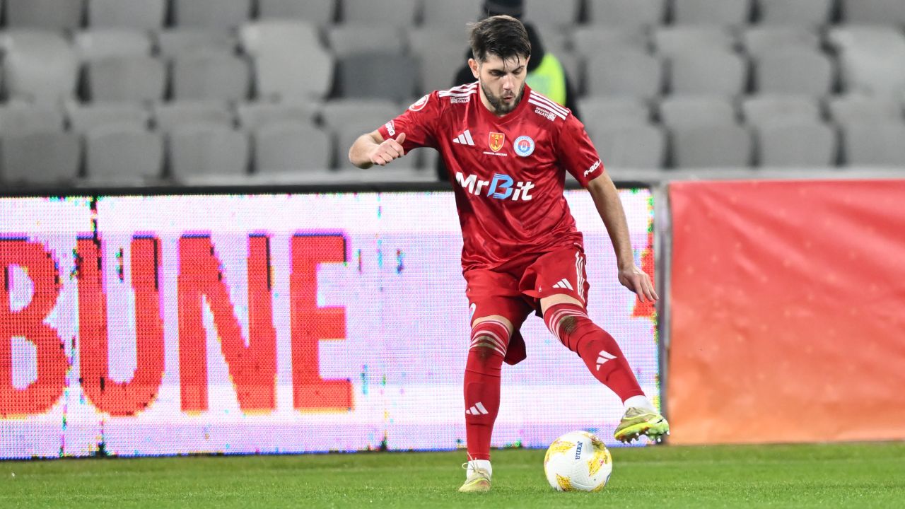 Victorie decisivă pentru „U” Cluj în fața Oțelului, cu Paul Iacob în prim-plan Universitatea Cluj a reușit o victorie importantă în cadrul primei runde a Cupei României Betano, învingând-o pe Oțelul Galați cu 2-0, într-o partidă care a avut loc pe terenul propriului stadion