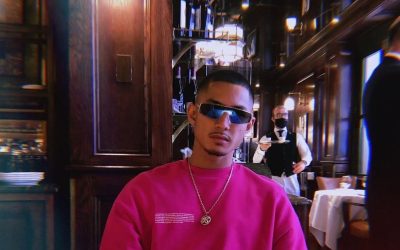 Cristiano Ronaldo și Leo Messi: Giganți ai fotbalului, dar departe de cel mai bogat jucător din lume Cristiano Ronaldo și Leo Messi, doi dintre cei mai celebri și talentați fotbaliști din istorie, au strâns averi considerabile datorită carierelor lor strălucitoare