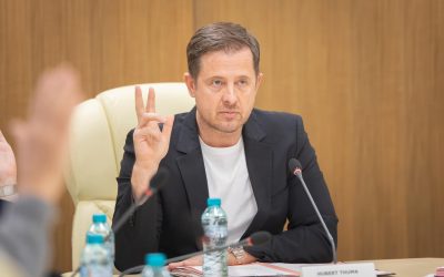 hubert-thuma-trei.jpg - Presa360