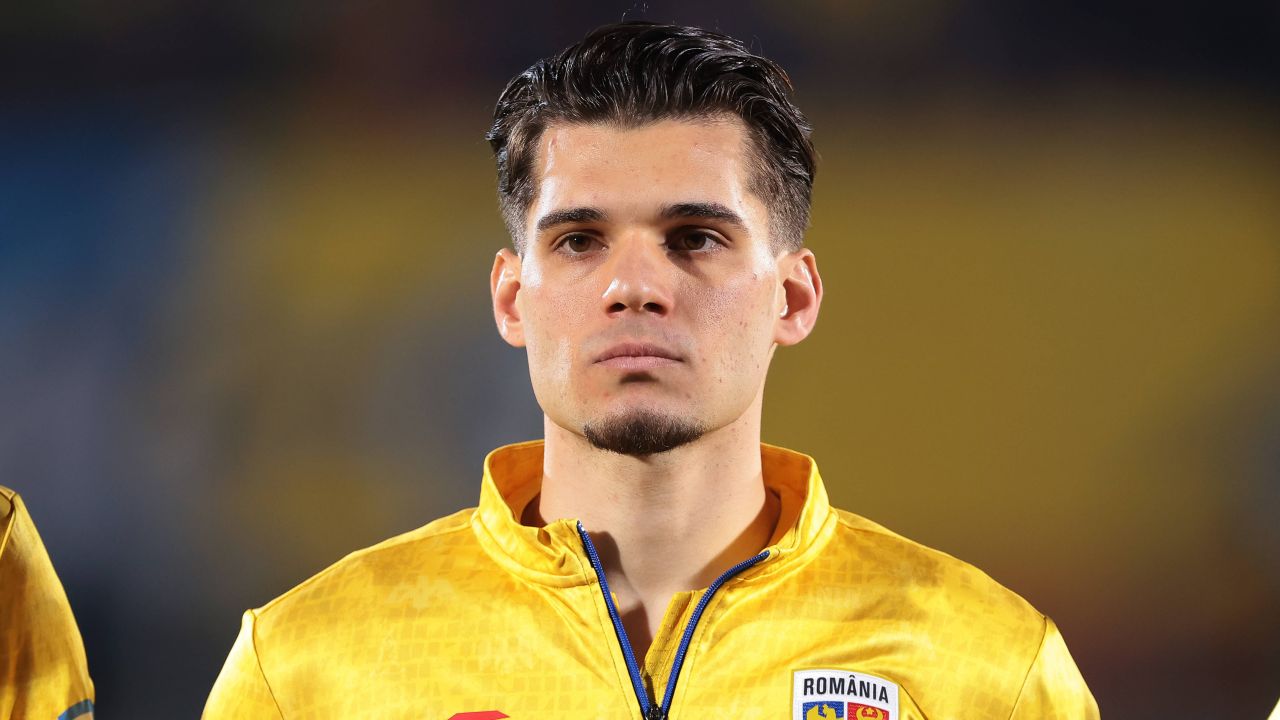 Naționala României debutează în Campania pentru Mundialul din 2026 Ziua de joi se anunță a fi una crucială pentru fotbalul românesc, când naționala noastră va urca pe terenul din Bruxelles, începând cu ora 19:00, pentru a întâlni reprezentativa Belgiei