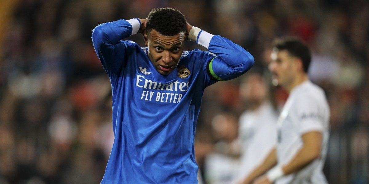 kylian-mbappe-se-lamenta-de-una-ocasion-en-el-valencia-real-madrid.-europa-press.jpg - Presa360