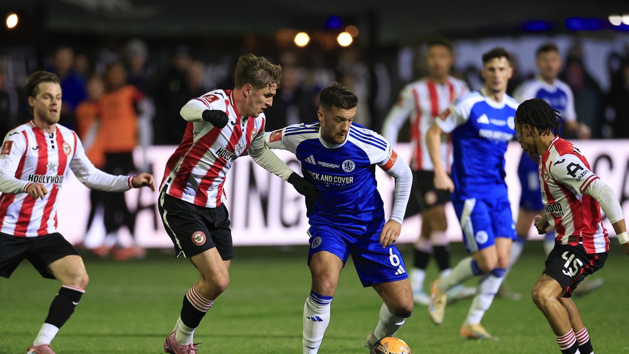 Autogolul decide meciul Macclesfield - Brentford: echipa din Liga 6 învinge!