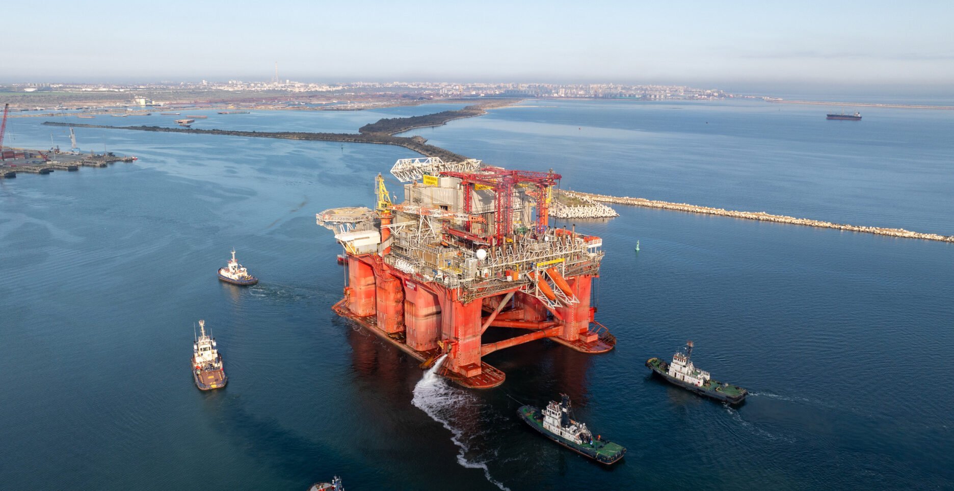 România își întărește poziția strategică în Marea Neagră prin investiții semnificative în domeniul securității și infrastructurii, pregătindu-se pentru un viitor energetic mai sigur și mai prosper