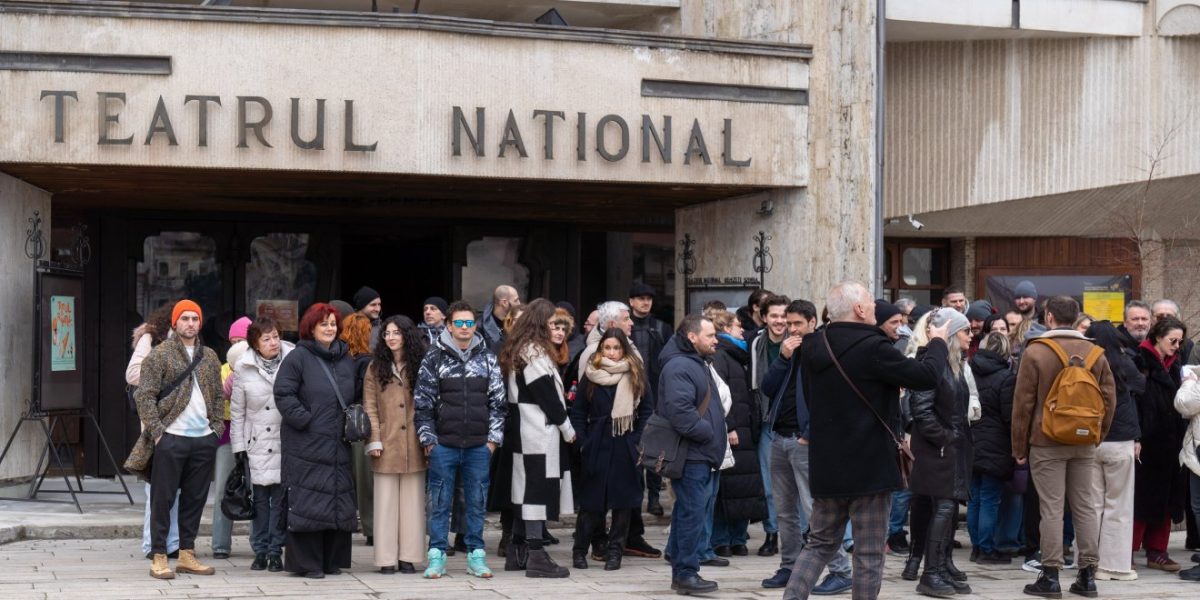 nn_sztrajk-szinhaz-08-hv.jpg - Presa360