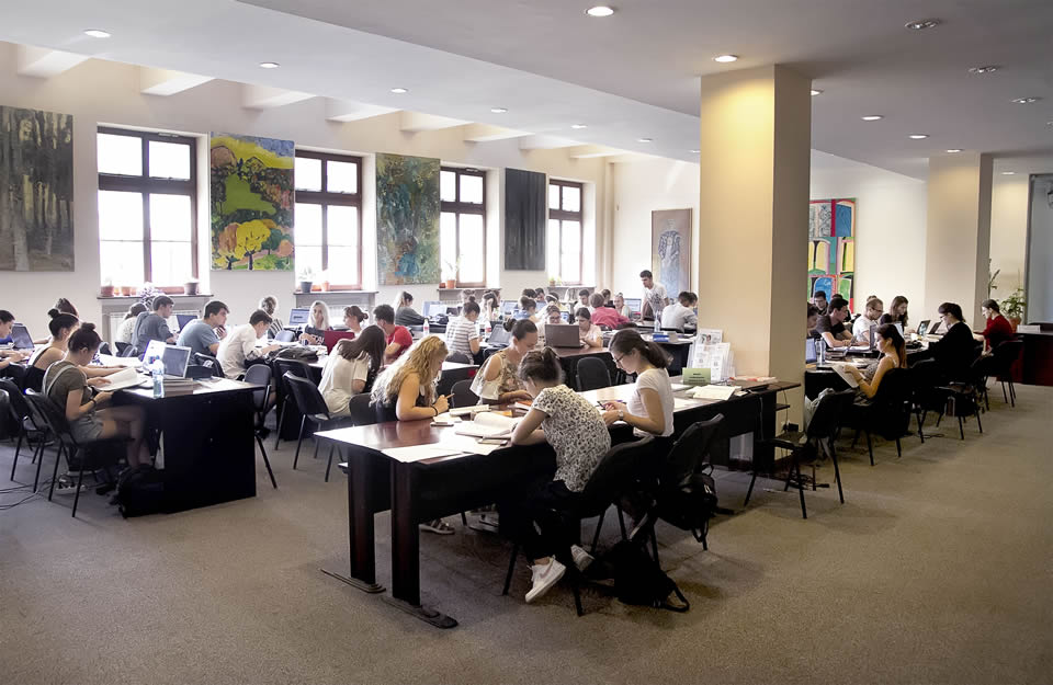 ASE deschide porțile universității pentru liceeni: tururi ghidate și locuri de admitere în creștere Pentru elevii de liceu interesați să-și aleagă viitorul universitar în domeniul economiei, Academia de Studii Economice (ASE) oferă o oportunitate unică de a descoperi campusul și de a înțelege mai bine ce le poate oferi instituția