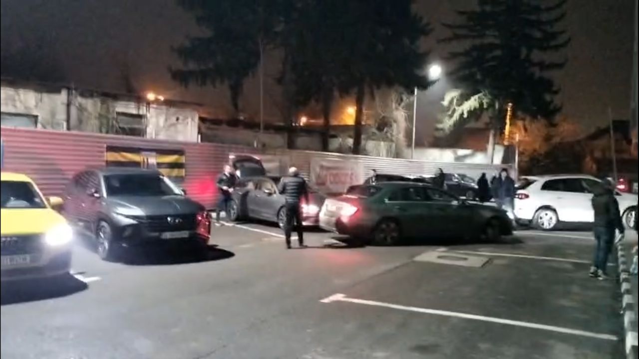 Radu Petrescu, întâmpinat de piteșteni în parcarea de la "Ilie Oană"