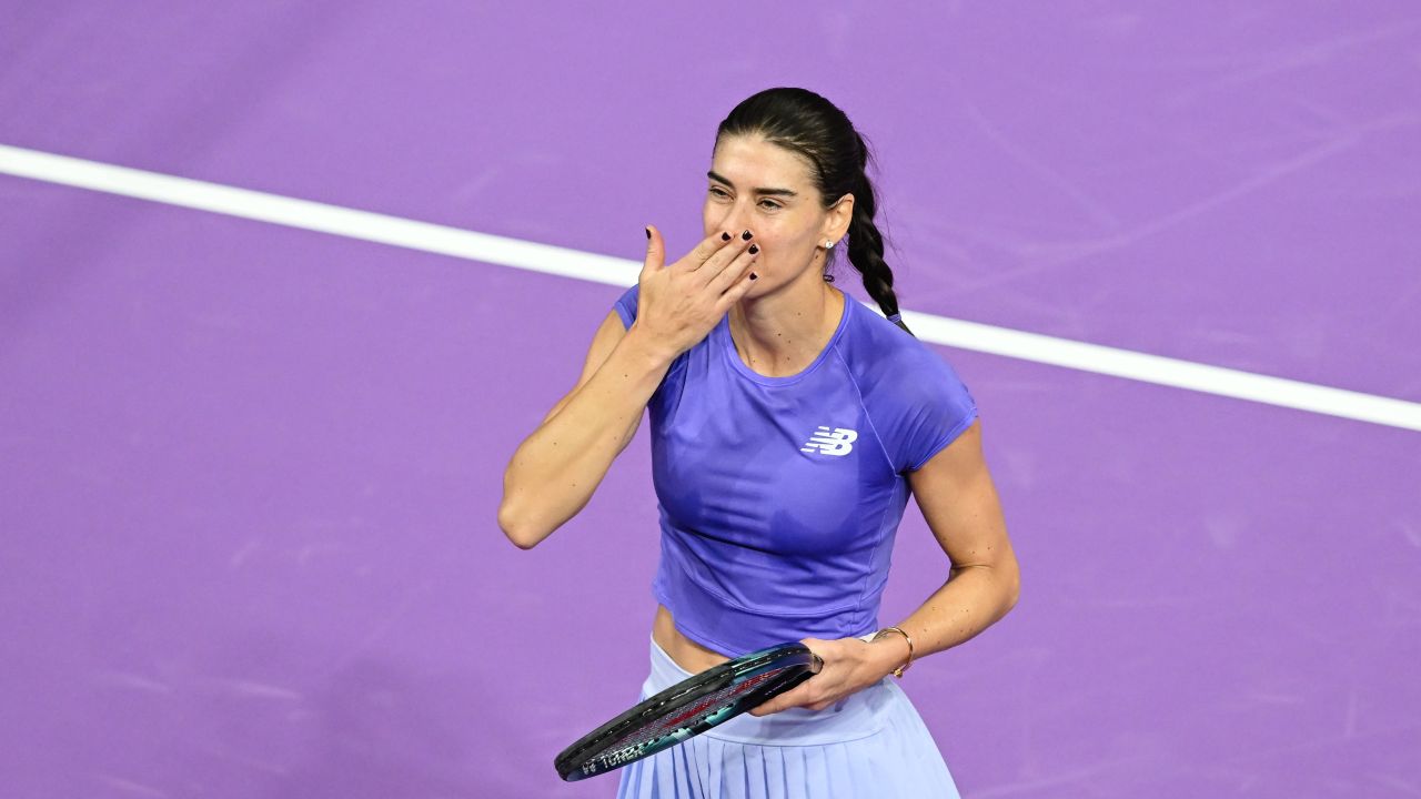 Sorana Cîrstea în finala Transylvania Open: O performanță impecabilă Sorana Cîrstea a demonstrat, în semifinala turneului Transylvania Open, o formă remarcabilă, reușind să ajungă în finală fără a pierde vreun set