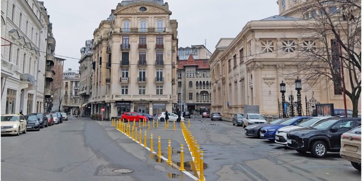 stalpisori-anti-parcare-langa-Ateneu.jpg - Presa360