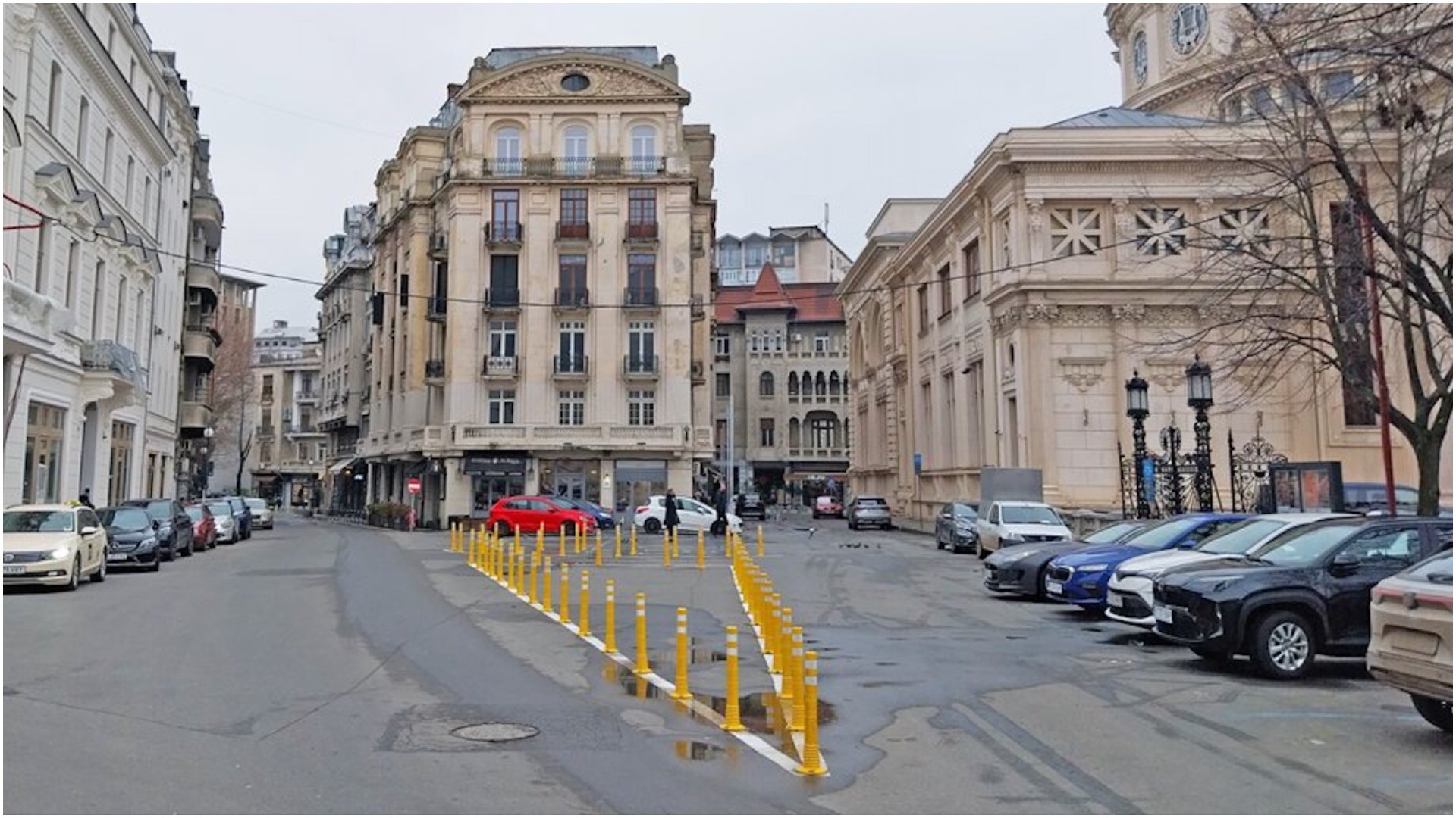 Zonă de la Ateneu Roman, transformată pentru fluidizarea traficului și siguranța transportului în comun Pentru locuitorii și trecătorii din centrul capitalei, zona din apropierea Ateneului Român a devenit, în ultimul timp, un exemplu de bune practici pentru gestionarea traficului și a parcărilor ilegale