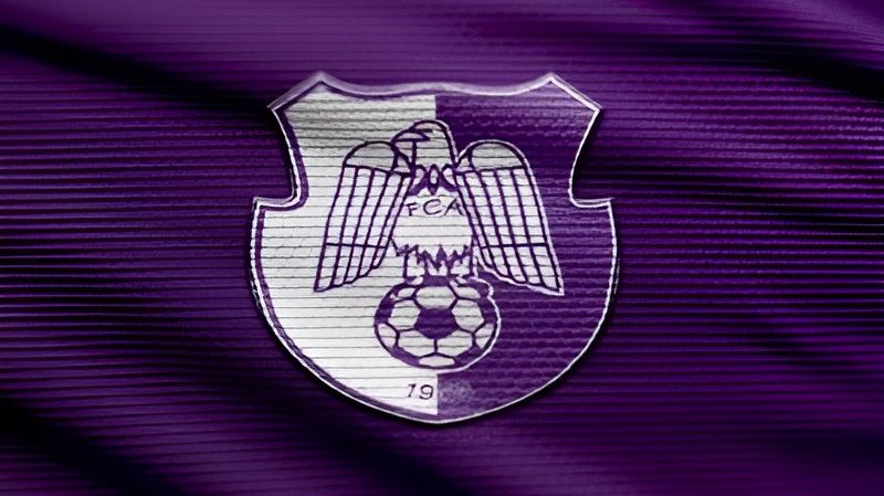 thumb-fc-arges-fabric-logo-4k-violet-fabric-background-superliga-bokeh-1.jpg - Presa360