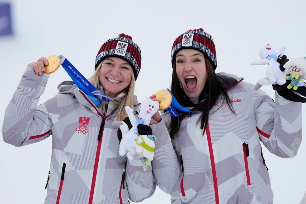 Austriacele Raedler și Huber, surprizele aurului olimpic la Cortina d'Ampezzo Austriacele Ariane Raedler și Katharina Huber au scris istorie la Jocurile Olimpice de iarnă de la Cortina d'Ampezzo, obținând medalia de aur în cadrul noului eveniment combinat pe echipe, o performanță surprinzătoare având în vedere că niciuna dintre ele nu a câștigat o cursă de Cupă Mondială până acum