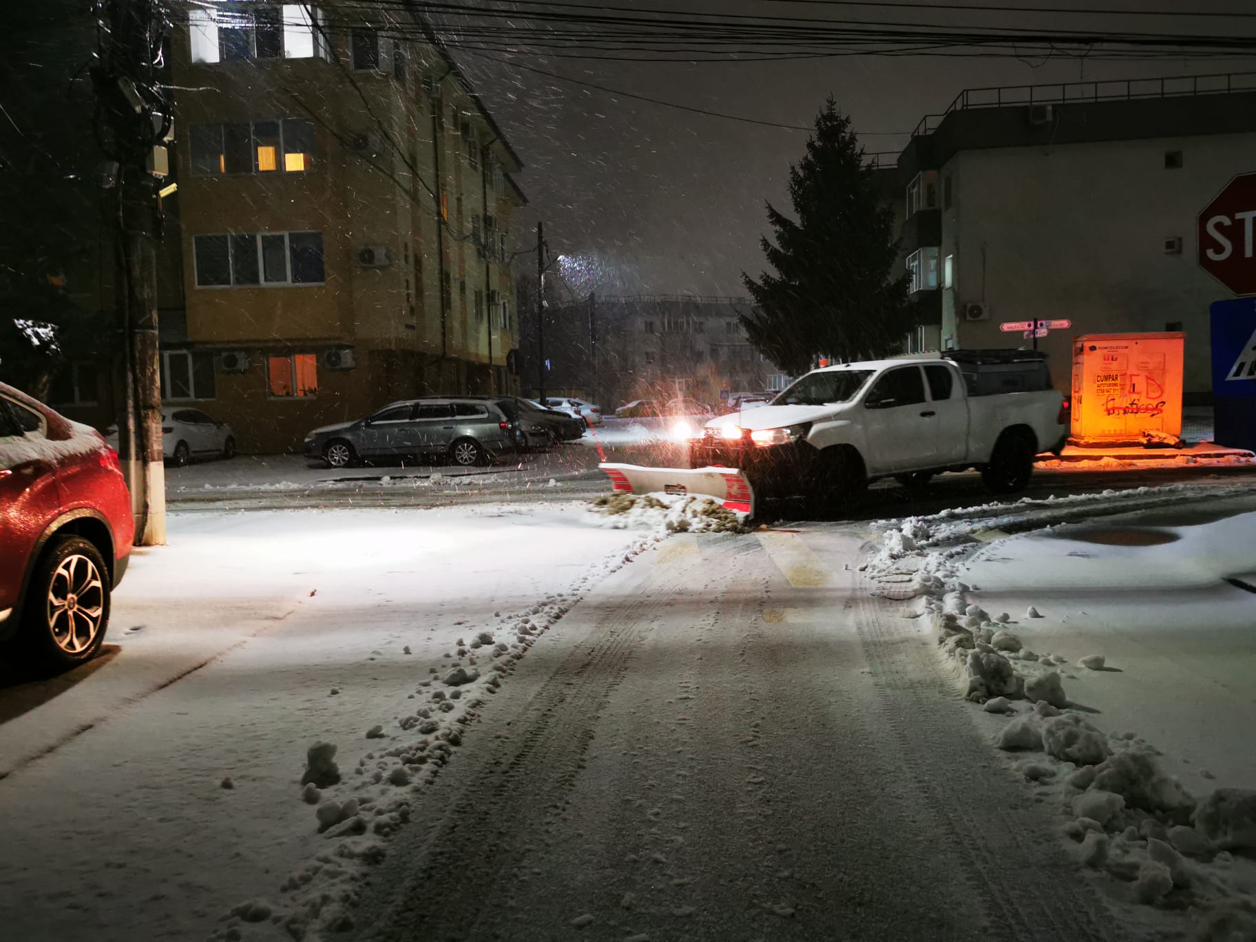 Bucureștiul și 12 județe, sub cod portocaliu de viscol și ninsoare abundentă Începând de marți seara, ora 20.00, Bucureștiul și alte 12 județe din sudul țării se confruntă cu un cod portocaliu de ninsori abundente și viscol