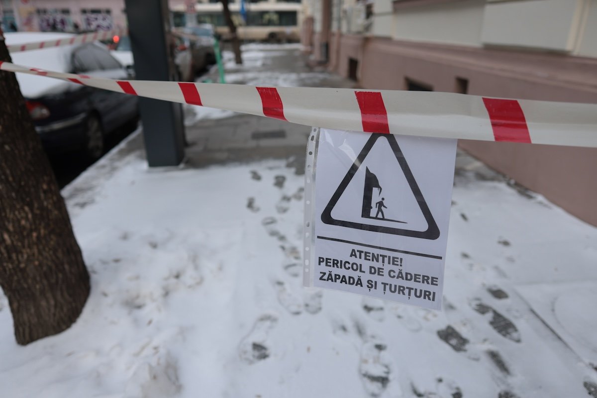 Bucureștiul se pregătește pentru un nou val de ger și ninsoare, în ciuda începutului de februarie, perioada în care, conform prognozei meteorologice, temperaturile extreme și precipitațiile persistă