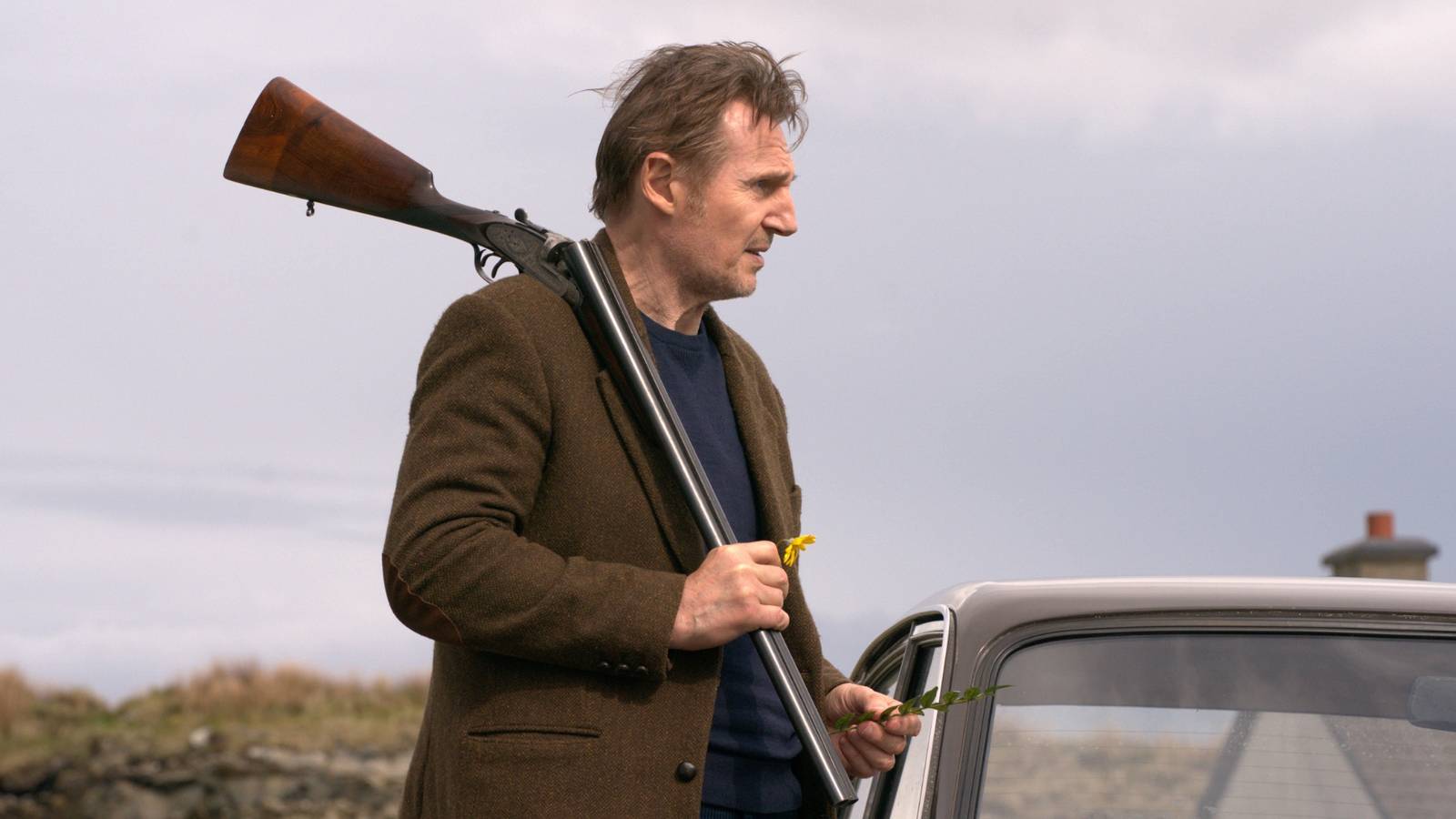 „In the Land of Saints and Sinners”: Liam Neeson, succes ascuns pe Netflix!