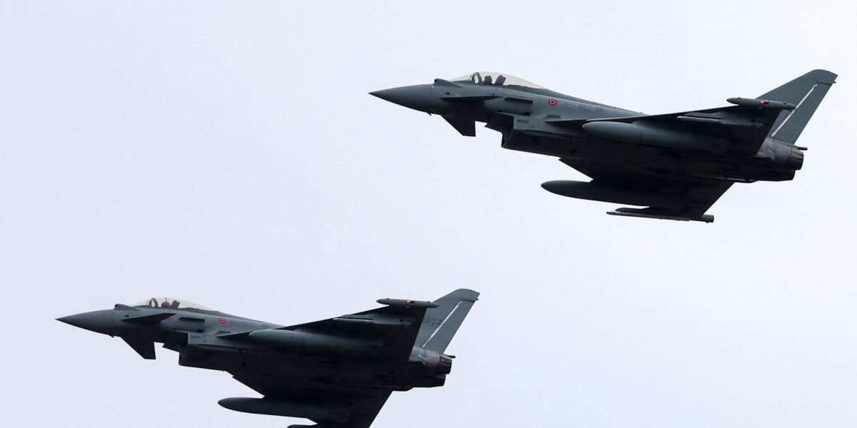 Atacuri continue asupra porturilor ucrainene de la Dunăre, România în alertă România se află din nou în alertă după ce, vineri după-amiază, Ministerul Apărării Naționale a anunțat că sistemele de apărare au detectat și interceptat mai multe obiecte zburătoare în apropierea porturilor ucrainene de pe Dunăre