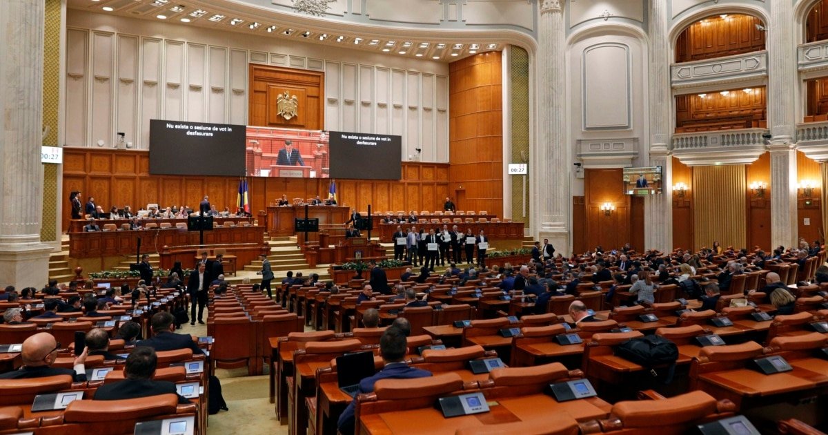 Scandal în Parlament pe bugetul Muncii: vot contestat și blocaj în comisiile de specialitate Debatescripționate și tensionate au fost, joi, în Parlamentul României, după ce votul asupra unui amendament crucial din cadrul legii bugetului pe anul în curs a declanșat un scandal fără precedent în comisiile de buget și finanțe