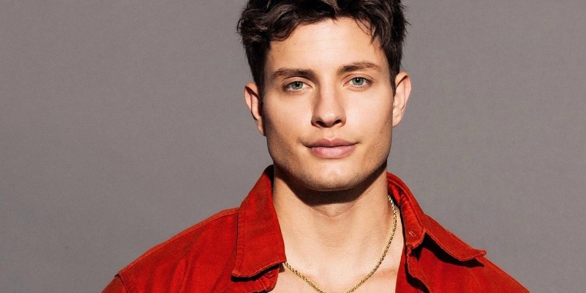 Comedianul american Matt Rife a devenit recent subiectul unei polemici intense legate de transformarea sa fizică, după ce și-a adus în discuție în mod public speculațiile legate de intervențiile estetice