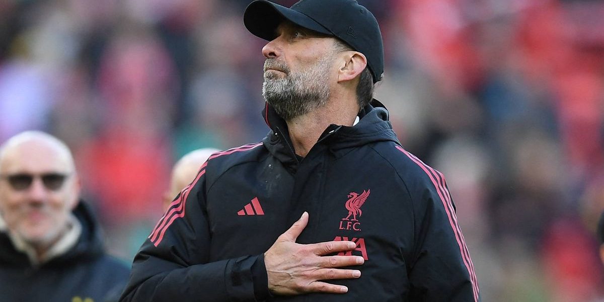 Liverpool Legends și Borussia Dortmund Legends, egal 2-2 într-un meci caritabil la Anfield, cu Klopp la timonă înainte de fluturări de flori Liverpool Legends și Borussia Dortmund Legends au oferit fanilor un spectacol plin de nostalgie și emocții, într-un meci de old boys, disputat pe stadionul Anfield