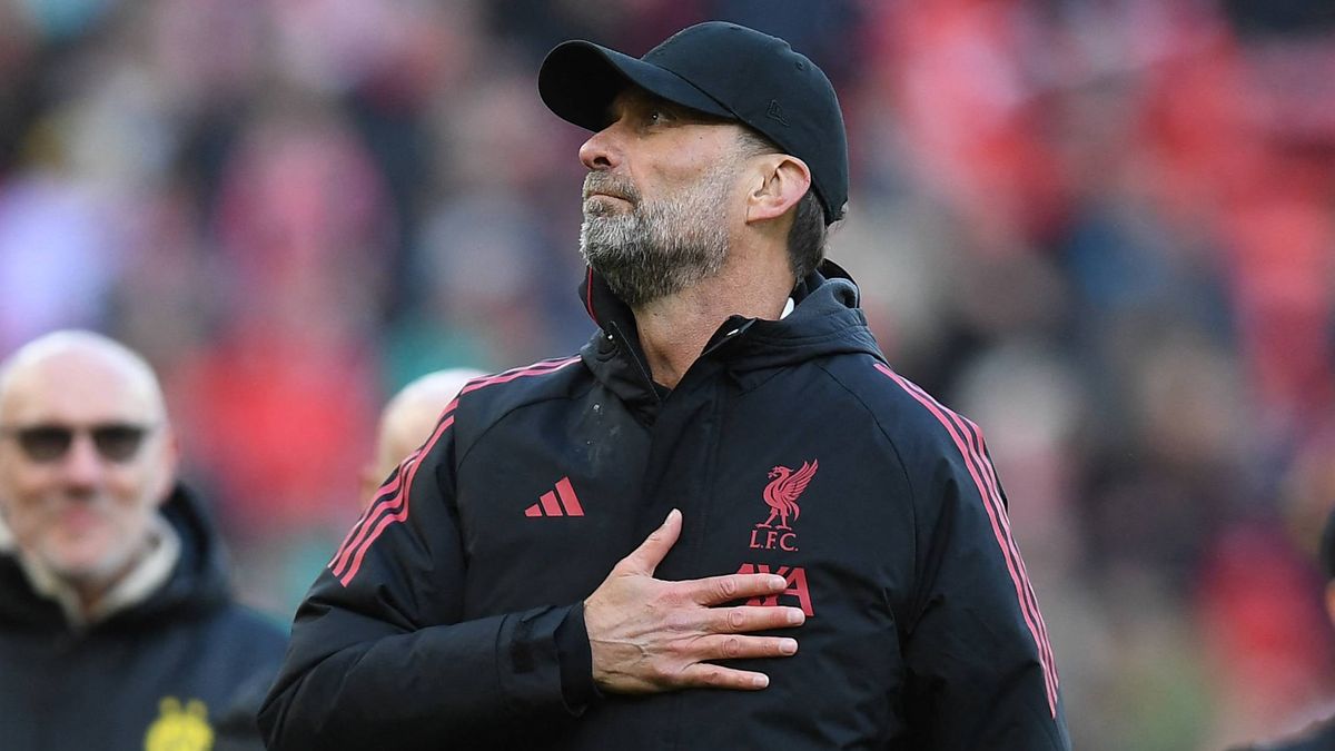 Liverpool Legends și Borussia Dortmund Legends, egal 2-2 într-un meci caritabil la Anfield, cu Klopp la timonă înainte de fluturări de flori Liverpool Legends și Borussia Dortmund Legends au oferit fanilor un spectacol plin de nostalgie și emocții, într-un meci de old boys, disputat pe stadionul Anfield