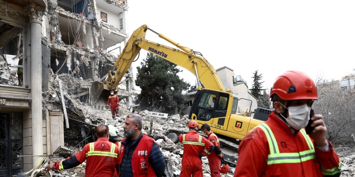 Negocieri tensionate și declarații contradictorii din Orientul Mijlociu: SUA și Iran oferă mesaje opuse despre posibile discuții pentru reluarea acordului nuclear Situația sudiraniană continuă să fie cea mai fierbinte temă pe scena diplomatică internațională, pe fondul afirmațiilor contradictorii venite dinspre Statele Unite și Iran privind intențiile de a relua negocierile pentru reinstaurarea acordului nuclear