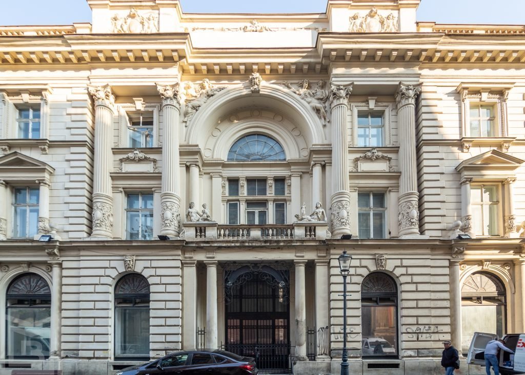 Primăria Capitalei a reușit, în sfârșit, să obțină finanțarea necesară pentru reabilitarea Palatului Dacia, una dintre cele mai valoroase clădiri din centrul istoric al Bucureștiului