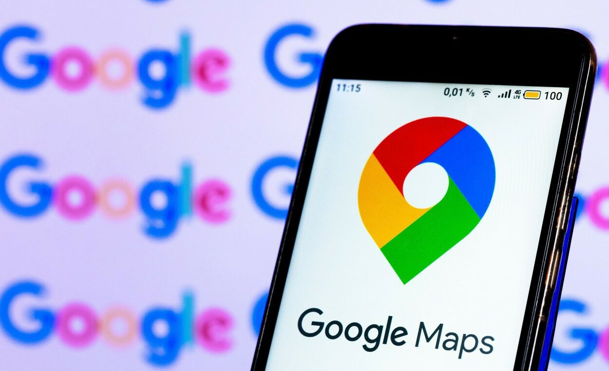 Google Maps, unul dintre cele mai utilizate instrumente de navigație la nivel mondial, continuă să își surprindă utilizatorii cu funcții care depășesc simpla orientare rutieră