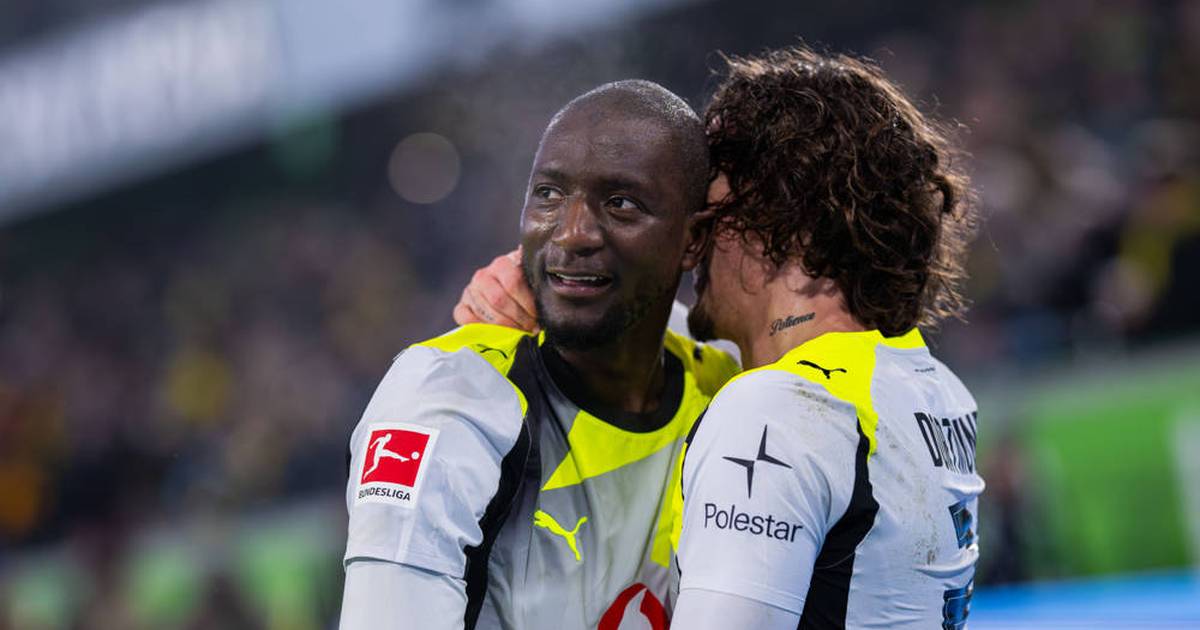 Borussia Dortmund primește astăzi vizita celor de la FC Augsburg într-un meci așteptat cu sufletul la gură, în cadrul etapei a 26-a din Bundesliga