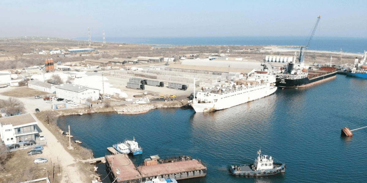 Un incident grav a avut loc în Portul Midia, unde un remorcher s-a scufundat în timpul manevrelor de aprovizionare lângă un petrolier