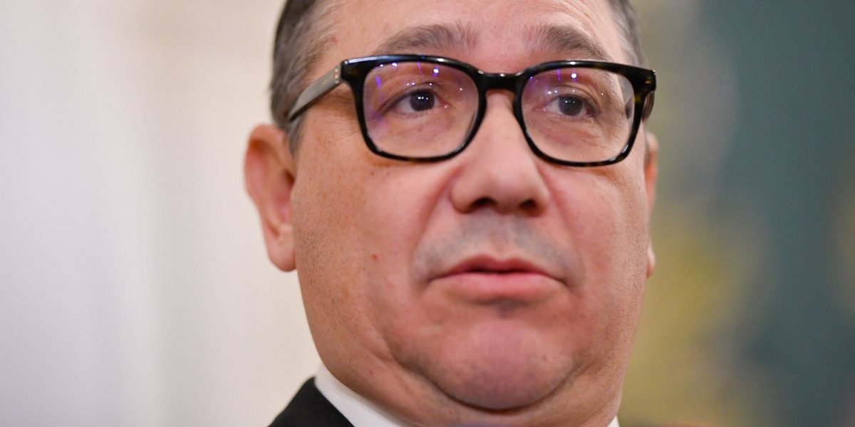 Fosta conducere politică și autoritățile din domeniul consular sunt din nou în centrul unui scandal legat de modul în care s-au gestionat zborurile speciale destinate evacuării cetățenilor români din zone de conflict sau de crisă, după declarația explozivă a fostului premier Victor Ponta