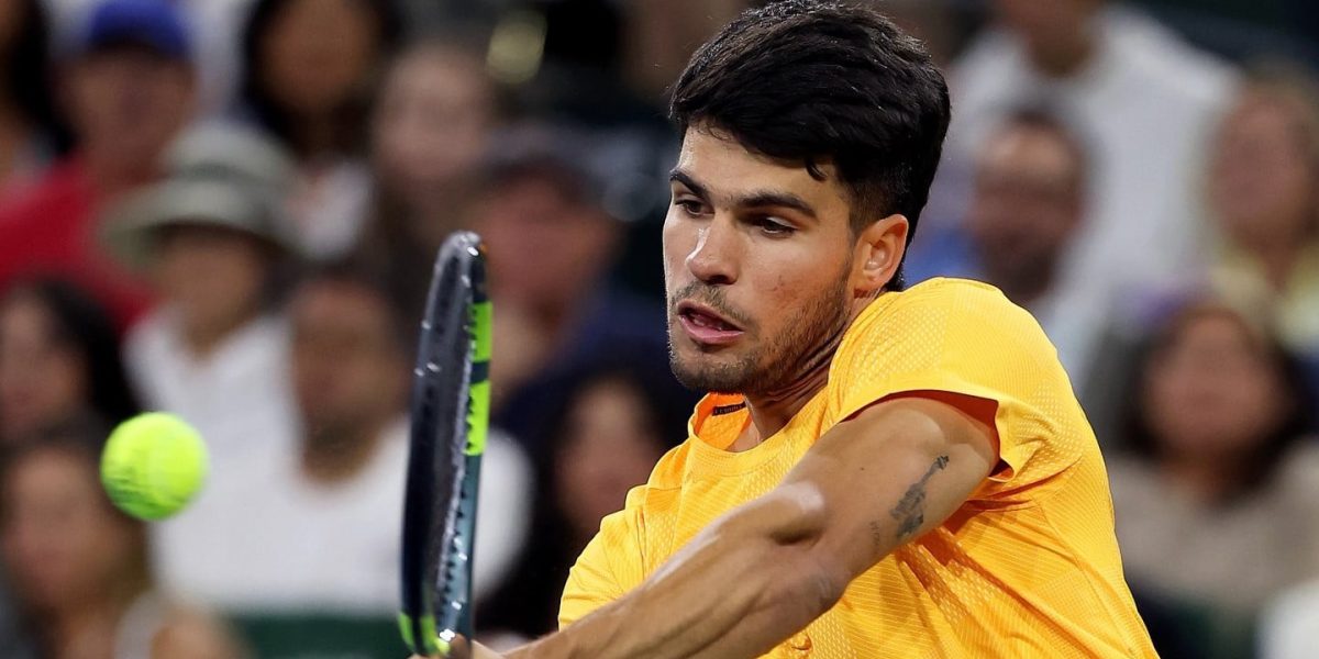 Carlos Alcaraz s-a calificat în semifinalele turneului de la Indian Wells după ce l-a învins pe britanicul Cameron Norrie în două seturi, consolidându-și poziția de favorit al competiției
