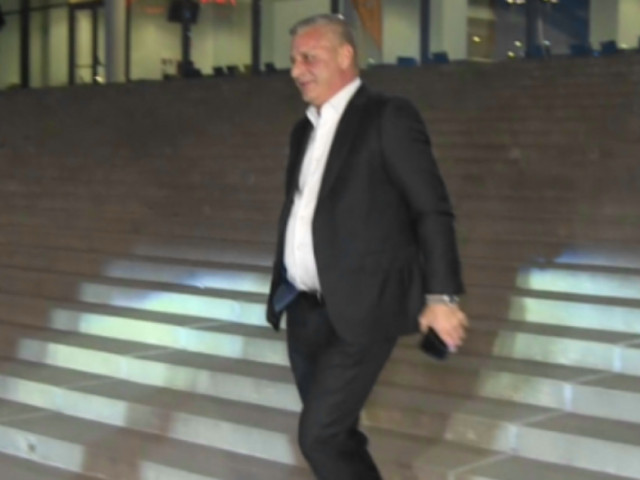 Surpriza de la finalul derby-ului CFR – Rapid: Ioan Varga anunță ferm că își va face datoria Spectacolul fotbalistic de la Cluj a fost marcat, pe final, de o apariție neașteptată care a zguduit atmosfera deja tensionată a marelui derbi dintre CFR Cluj și Rapid