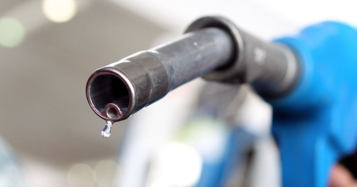 Carburanţii s-au scumpit pentru a cincea zi consecutiv în Capitală, marcând o creștere alarmantă care face ca prețurile la pompă să atingă nivele record pentru această perioadă