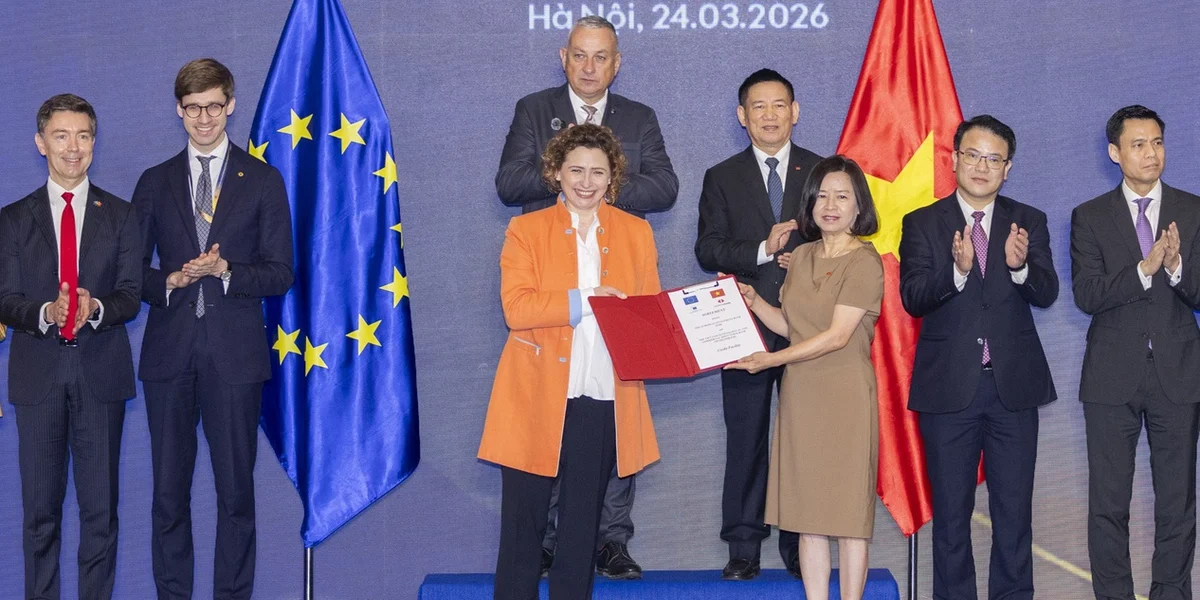 UE investește peste 560 de milioane de euro în proiecte pentru energia curată și transporturi durabile în Vietnam Uniunea Europeană a anunțat un pachet de investiții de peste 560 de milioane de euro în Vietnam, destinată în principal dezvoltării energiei regenerabile și infrastructurii de transport sustenabilă