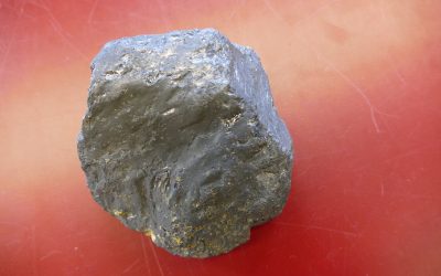 Guvernul român pregătește reluarea exploatării grafitului din zona Baia de Fier, un pas strategic pentru industria națională de tehnologie Ministrul Economiei, Digitalizării, Antreprenoriatului și Turismului a dat recent aviz public pentru un proiect de importanță majoră, ce vizează redeschiderea exploatării de grafit în zona Baia de Fier, județul Gorj