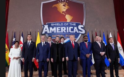 Trump lansează „Scutul Americii”: o nouă alianță pentru contracararea cartelurilor și influenței Chinei în emisfera vestică Președintele Statelor Unite, Donald Trump, a făcut un anunț cu impact major pentru geopolitica regiunii americane sâmbătă, 7 martie, la un summit bilateral găzduit în Florida