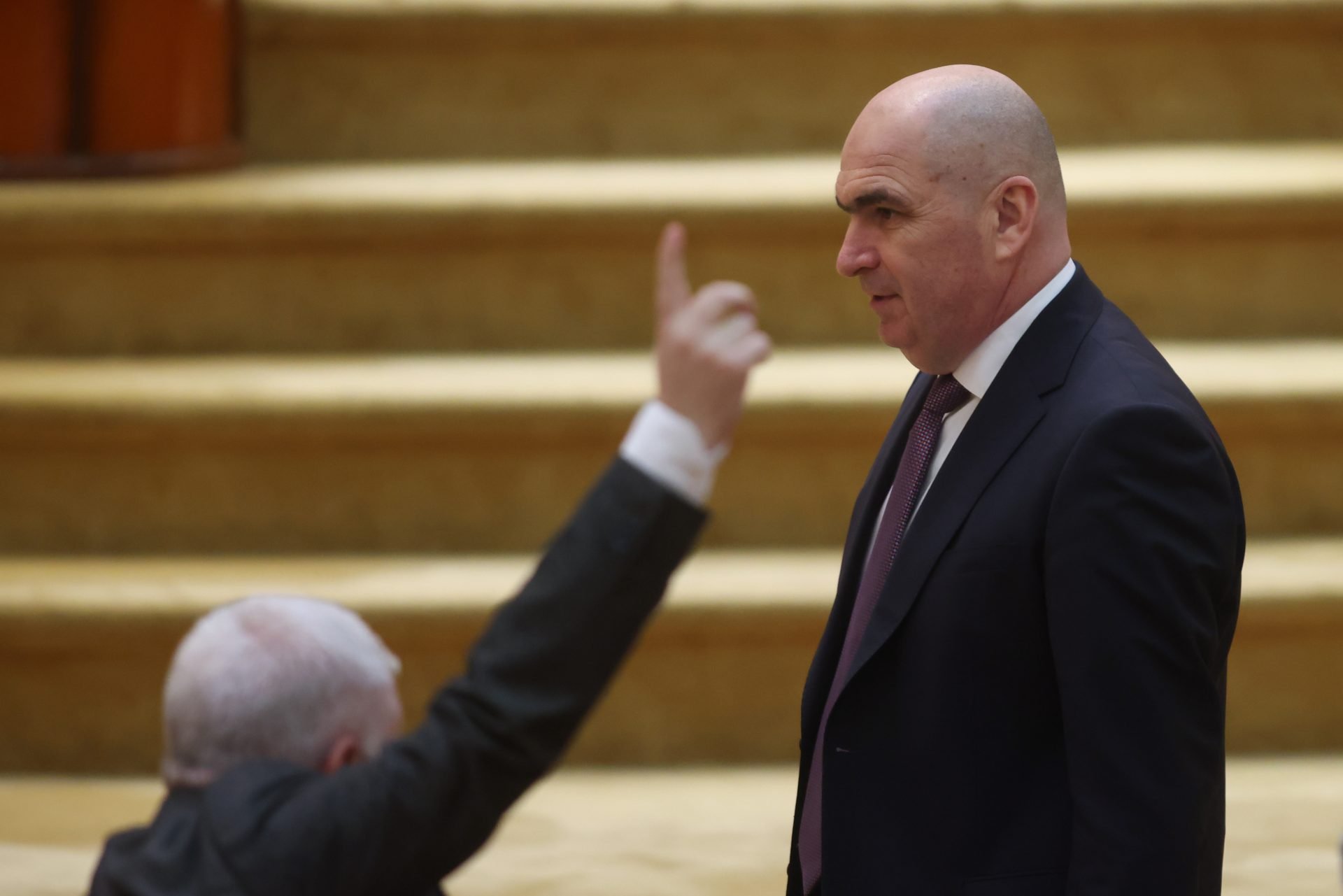 Bugetul este dezbătut în plenul Parlamentului; Bolojan: „Arată potențialul real al țării”