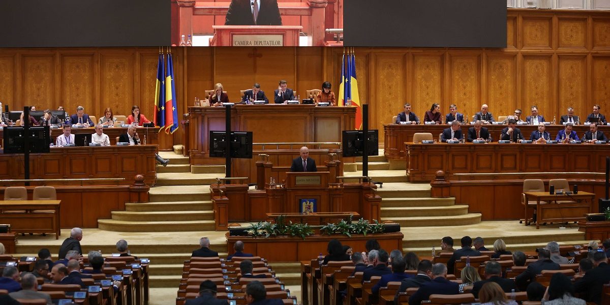 Deși s-a lăudat cu votul unanim împotriva amendamentelor extremiste, liderul PSD Sorin Grindeanu a fost contrazis de realitate în Parlament În discursul său festiv din cadrul unei conferințe de presă, liderul PSD Sorin Grindeanu s-a mândrit cu faptul că partidul său nu a susținut și nu a votat pentru niciunul dintre amendamentele propuse de deputații AUR în cadrul procesului de aprobare a bugetului național