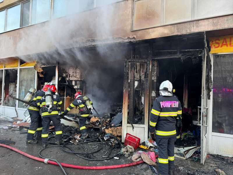 Incendiul din Șoseaua Pantelimon, localizat de ISUBIF Un incendiu izbucnit sâmbătă la un spațiu comercial situat la parterul unui bloc din Șoseaua Pantelimon a fost, în cele din urmă, localizat de echipajele de intervenție