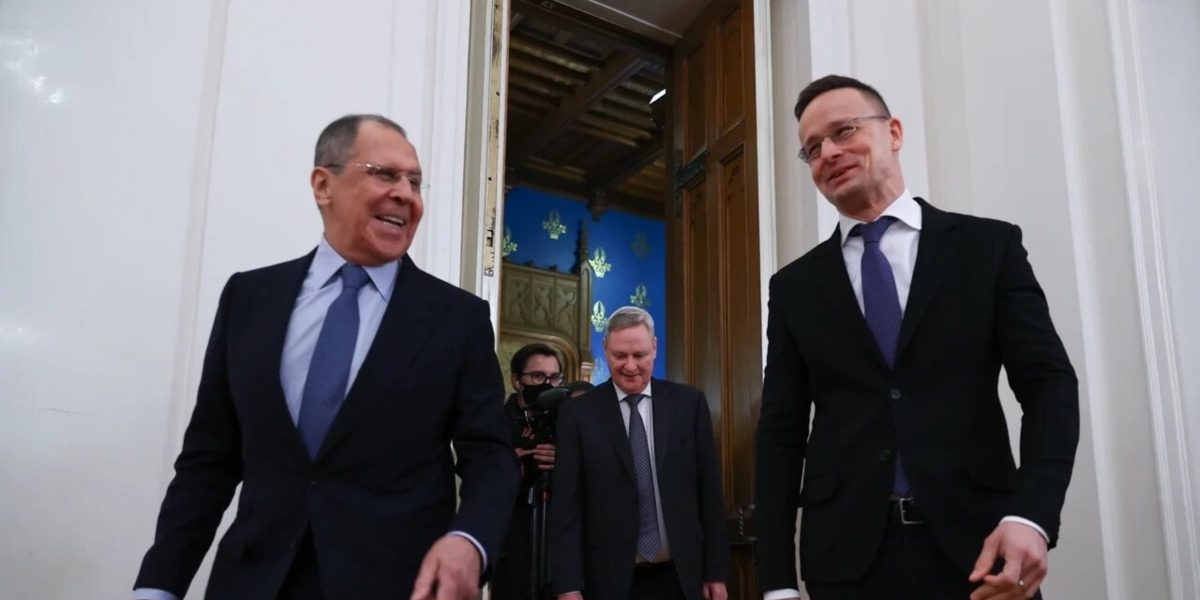 Uniunea Europeană solicită clarificări din partea Ungariei după acuzațiile privind transmiterea de informații sensibile Rusiei Campania de tensiuni dintre Bruxelles și Budapesta atinge un nou nivel, după ce Executivul de la Bruxelles a exprimat luni „foarte îngrijorare” față de acuzațiile conform cărora miniștrii ungari de externe ar fi transmis Rusiei informații sensibile referitoare la negocierile UE