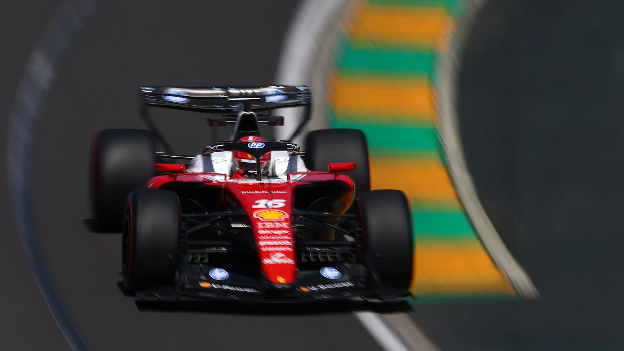 Charles Leclerc și Ferrari au stabilit ritmul în prima zi a sezonului de Formula 1 2026, după sesiunea de antrenamente libere de la Marele Premiu al Australiei